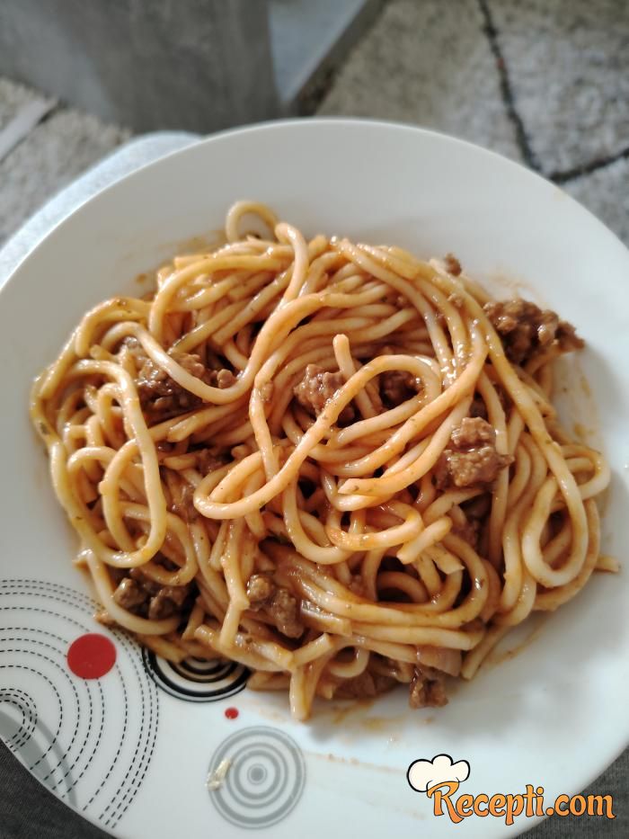 Špagetti bologneze