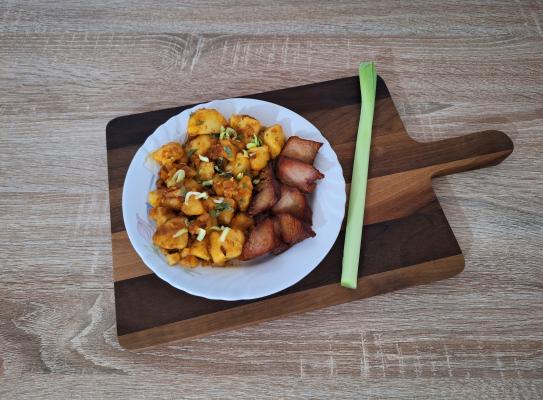 Restovan krompir sa lukom i prazilukom Restovan krompir sa lukom i prazilukom