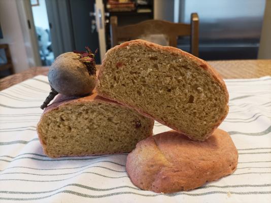 Hleb sa cveklom Hleb sa cveklom