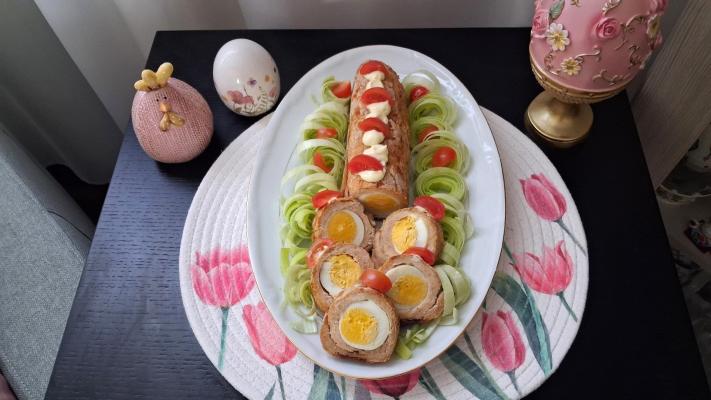 Mesni rolat sa jajima Mesni rolat sa jajima