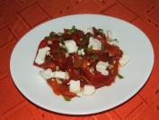 Salata sa pečenim paprikama i fetom
