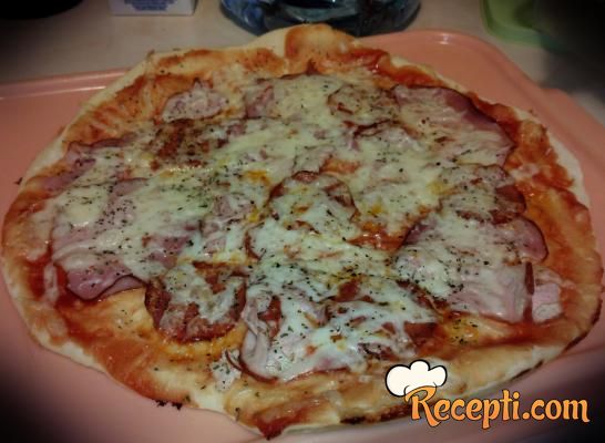 Pizza (pečenica, kulen)
