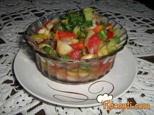 Kiselo slatka salata