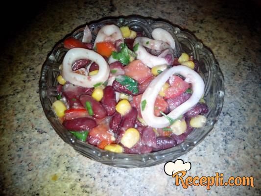 Salata sa lignjama