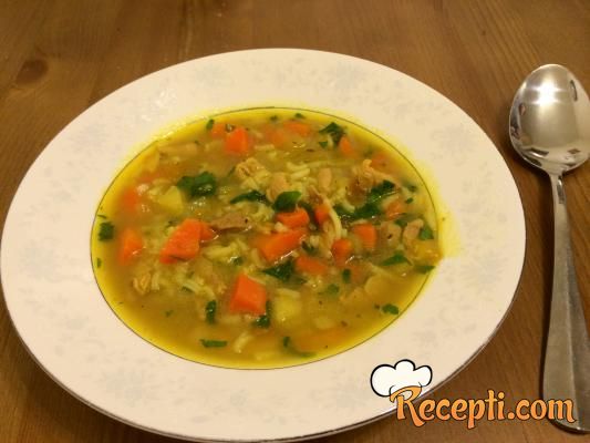 Pileća supa sa karijem
