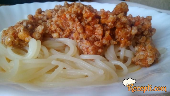 Špagete bolognese (2)