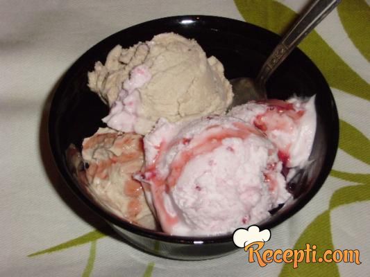 Sladoled (voće i čokolada)