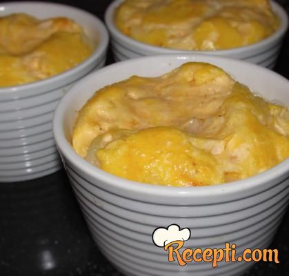Baked Eggs with Onion and Cheese