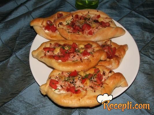 Pizza pide