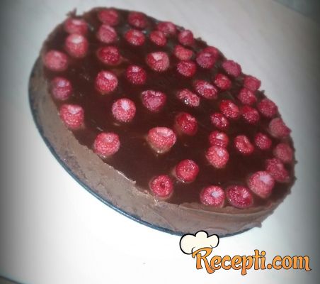 Čokoladna torta sa malinama (3)
