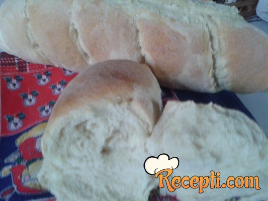 Domaći pšenični hleb u vekni