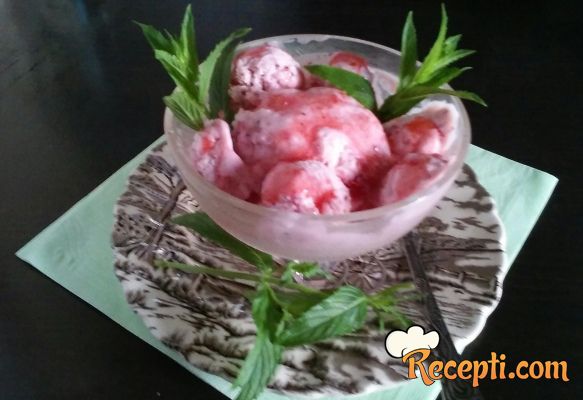 Sladoled od jagoda (2)
