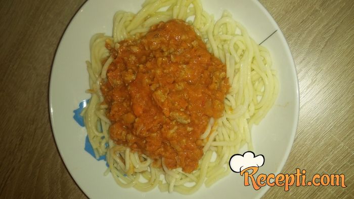 Špageti s prelivom