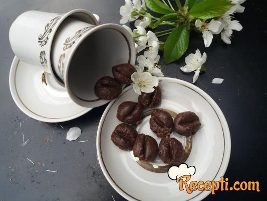 Zrna kafe (2)