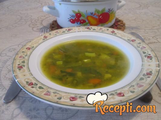 Supa sa lišćem od karfiola