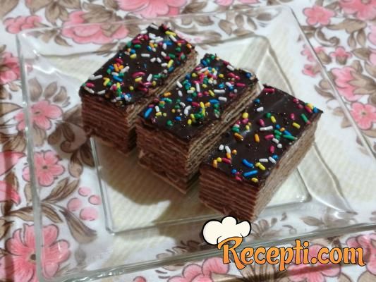 Rozen kolač (čokolada, plazma, orasi)