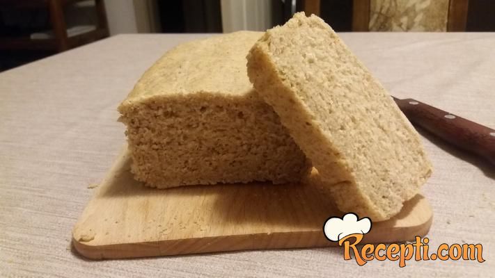 Hleb sa speltinim i pšeničnim belim brašnom