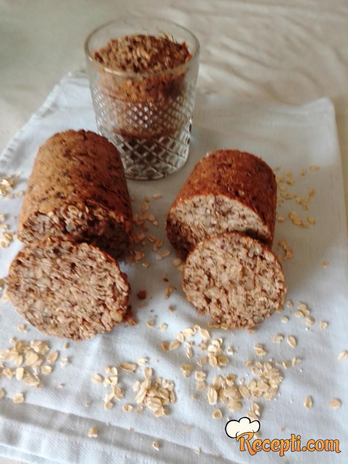 Hleb iz tegle-čaše sa ovsenim pahuljicama