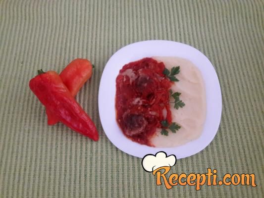 Zapećene ćufte u sosu od paprike i paradajza