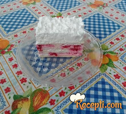 Voćna torta sa rozen korama