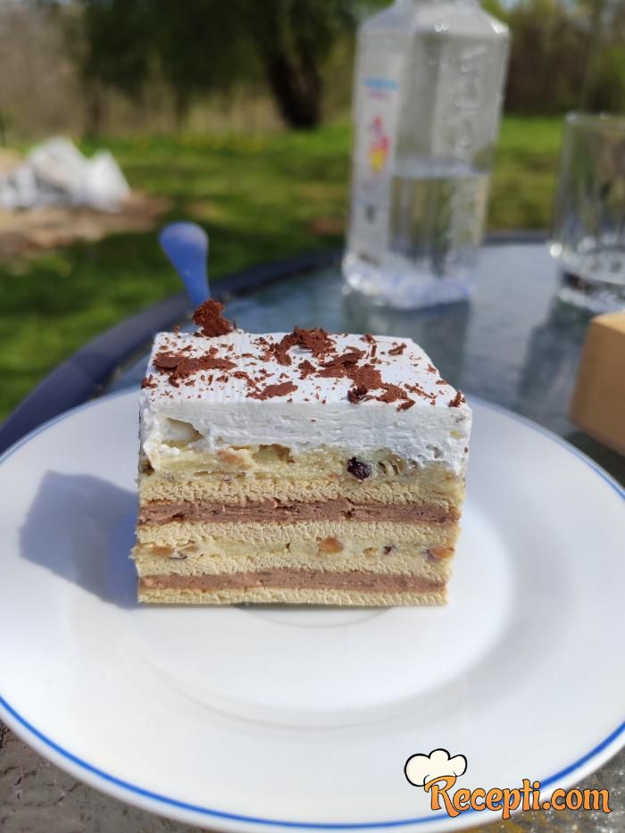 Medena posna torta
