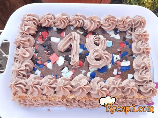 Lešnik-keks tortica