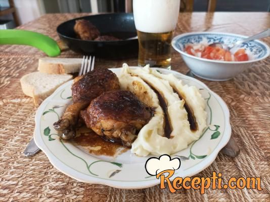 Piletina u pikantnom slano-slatkom sosu