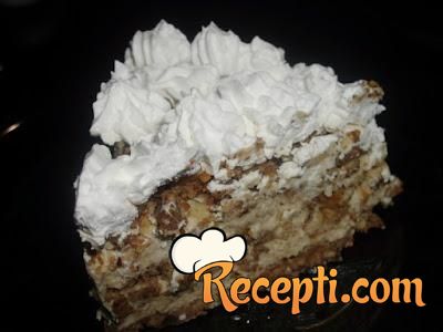 Nepečena torta od oraha i lešnika