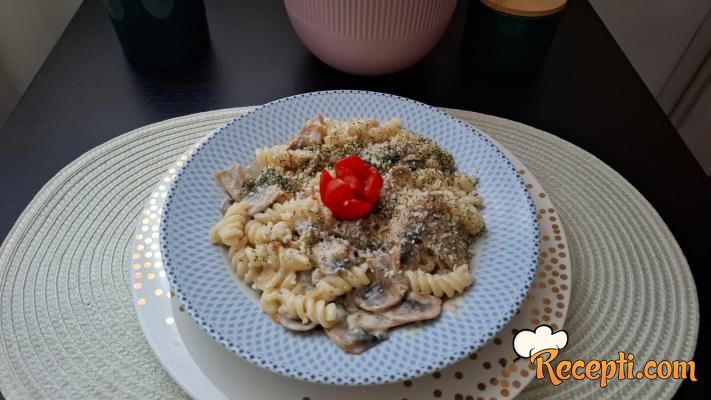 Testenina sa posnom pavlakom i pečurkama