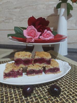 Bakina pita sa višnjama