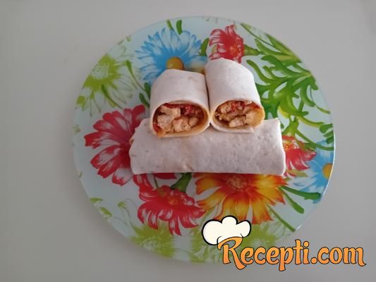 Piletina u tortilji (2)