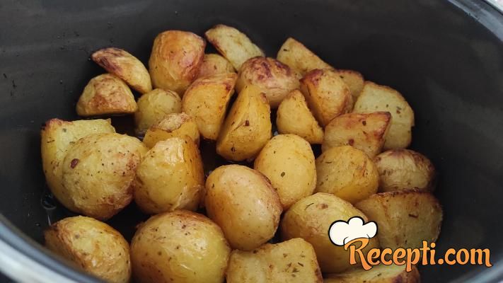 Pečeni mladi krompirići