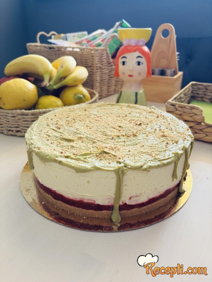 Posni pistać-malina cheesecake