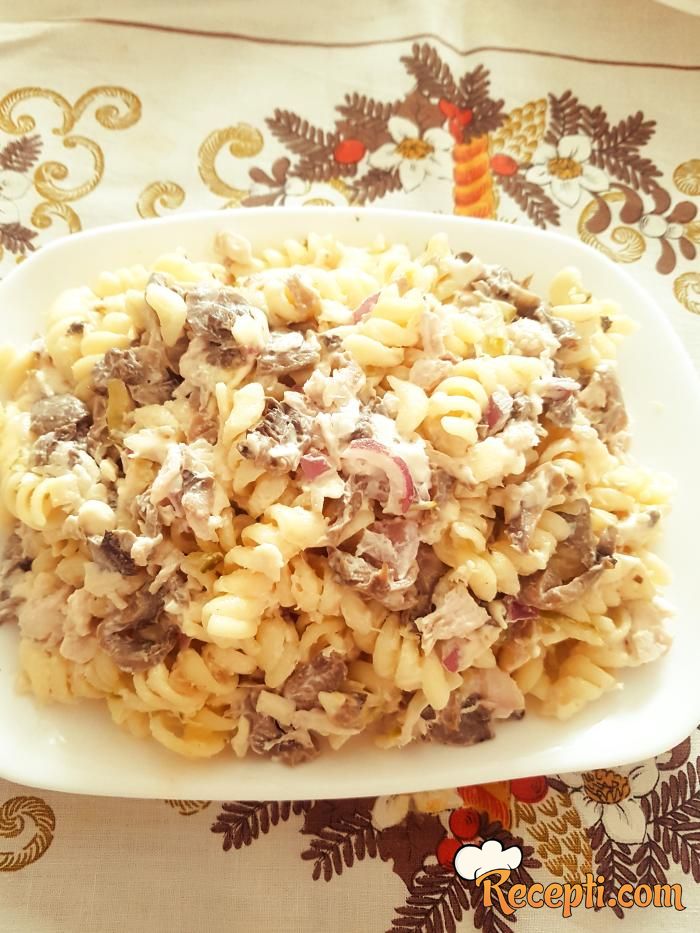 Salata sa makaronama i šampinjonima