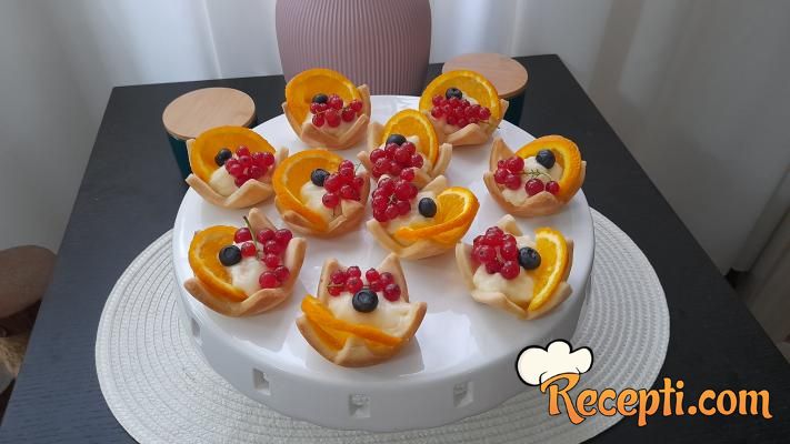 Osvežavajuće voćne korpice