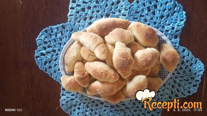 Kiflice sa viršlom (3)