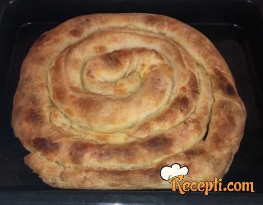 Pita sa razvučenim (sukanim korama)