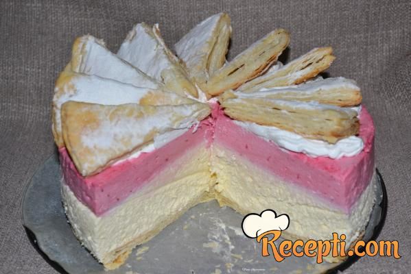 Krempita torta sa mus kremom od malina 