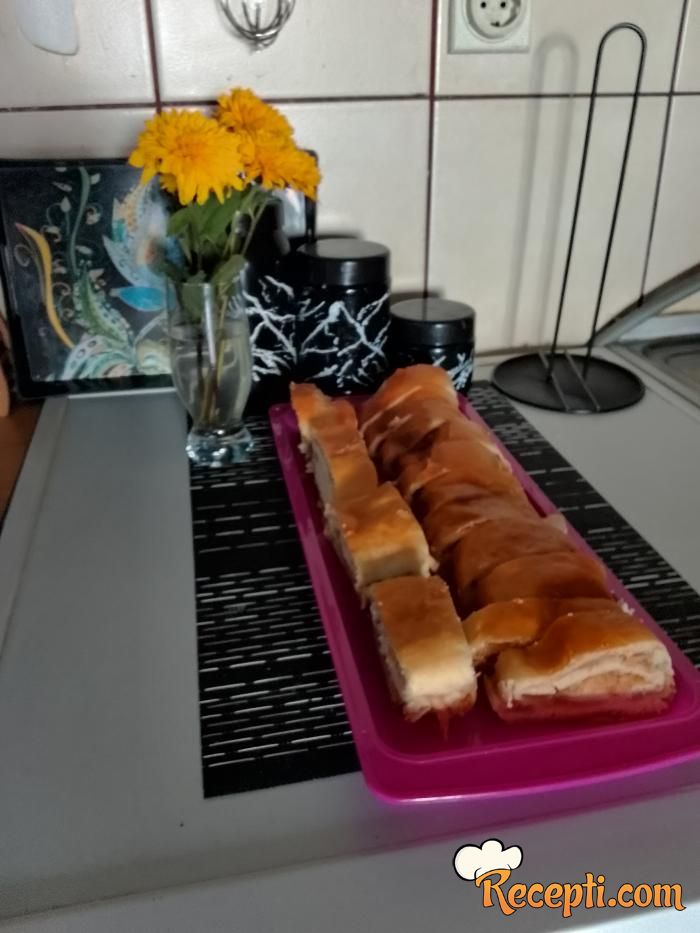 Štrudla sa orasima i jabukama