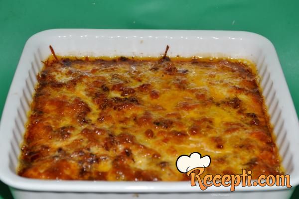 Složenac od mlevenog mesa, paprika i sira
