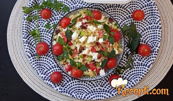 Obrok salata sa bulgurom