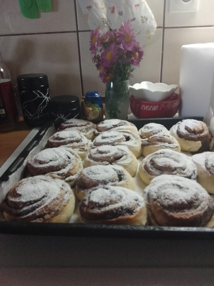 Šarene rolnice sa kremom
