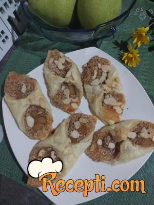 Frangipane sa lisnatim testom