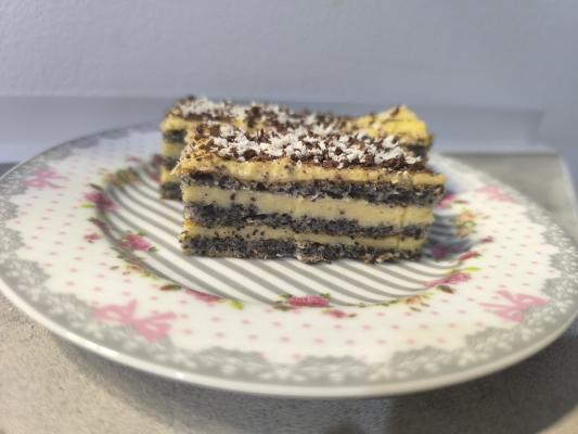 Kremasti kolač sa makom