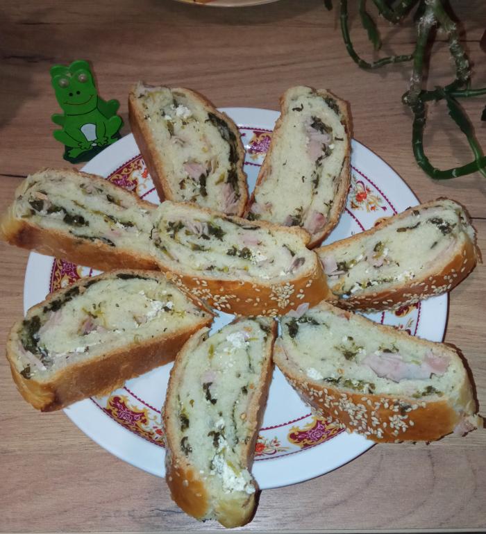 Rolat sa spanaćem i šunkom