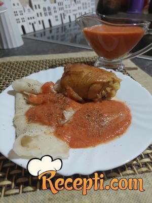 Piletina sa crvenim sosom