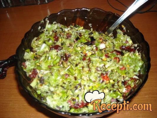 Salata sa prazilukom i suvom paprikom