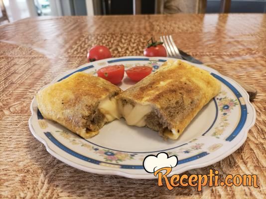 Tost hleb sa sirom i jajima