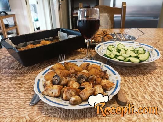 Pileći ražnjići sa pečurkama