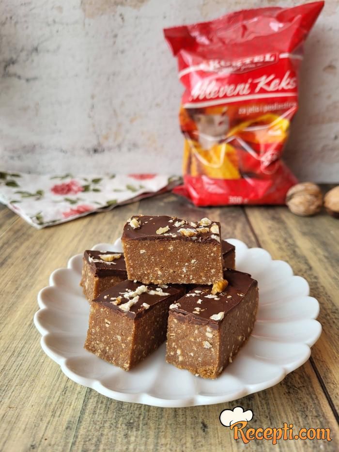 Čokoladni kolač od keksa (bez pečenja) 
